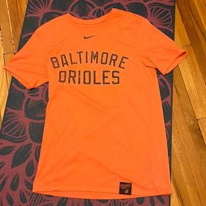 Small dri-fit Nike Baltimore orioles tee